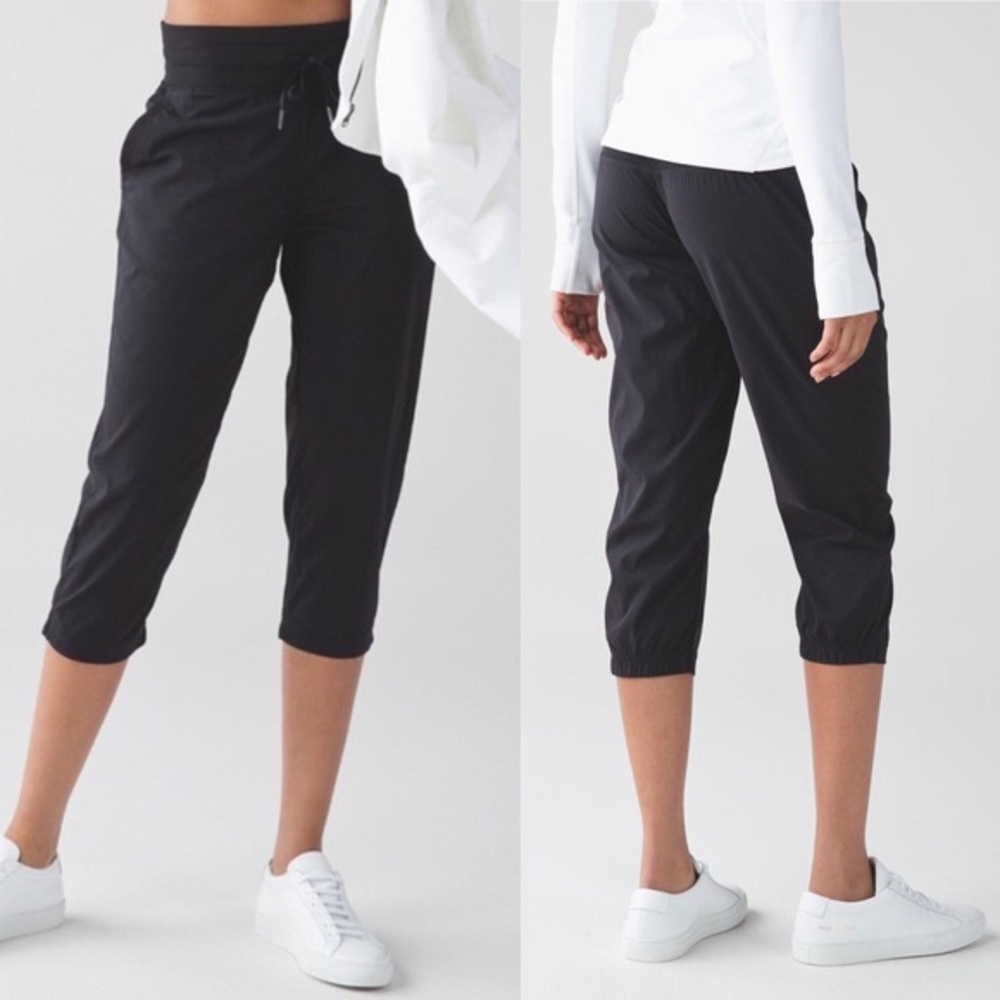 Lululemon | black dance studio crop II - size 6
